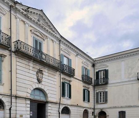 Il Palazzotto Hotel Isernia Buitenkant foto